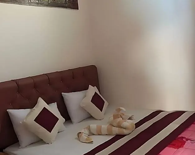 Hostal O Tulasi Near Monkey Forest *